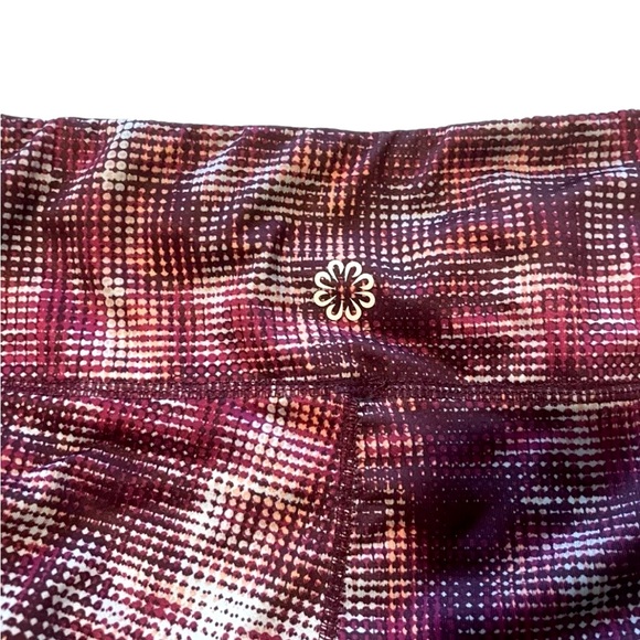 NWOT Proplayer Small Purple Print Capri Moisture Wicking Leggings - Picture 7 of 8